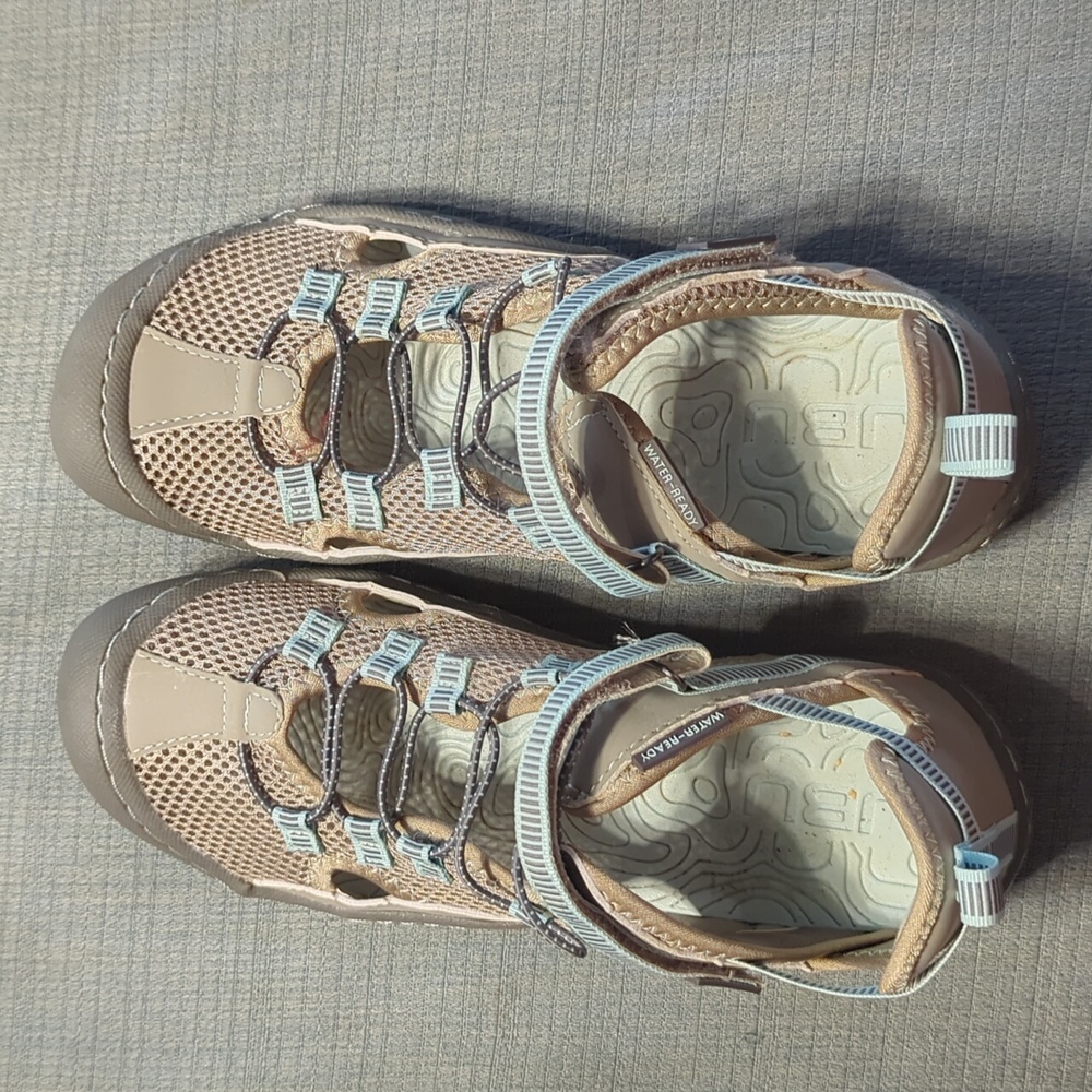 Athletic/water shoes